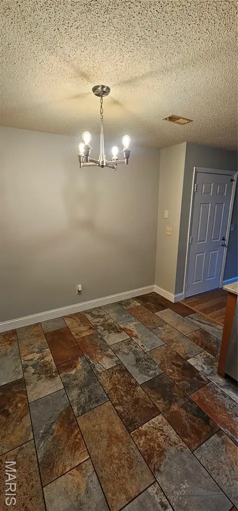 1460 Summergate Parkway #J, Saint Peters, MO 63303 - Image #3