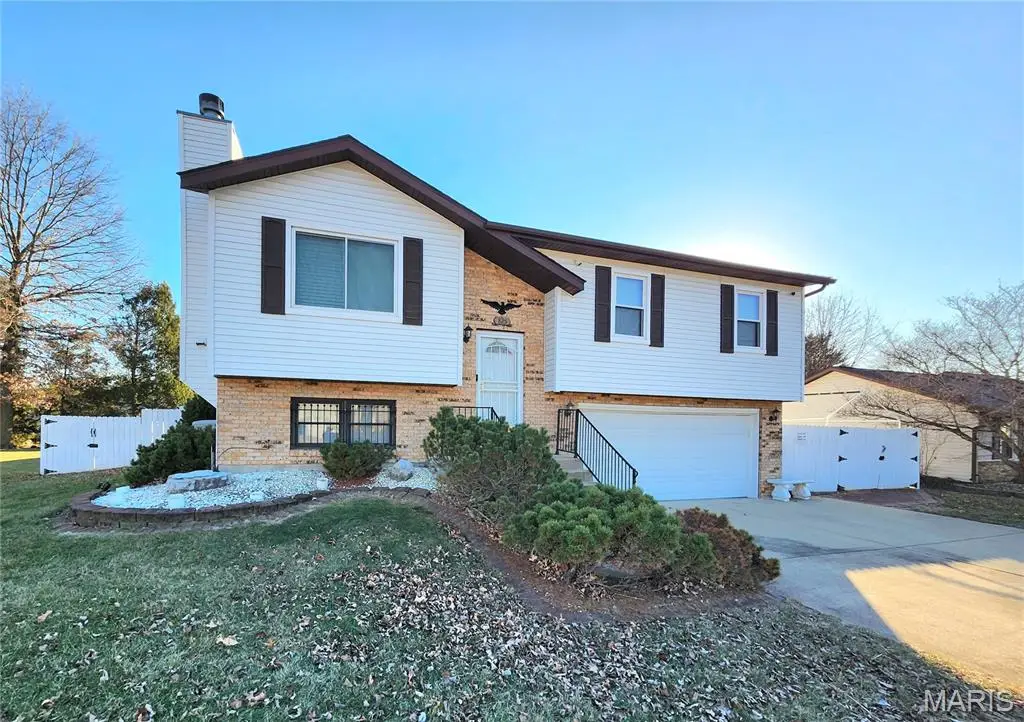 825 Andra Drive, Maryville, IL 62062 - Image #1