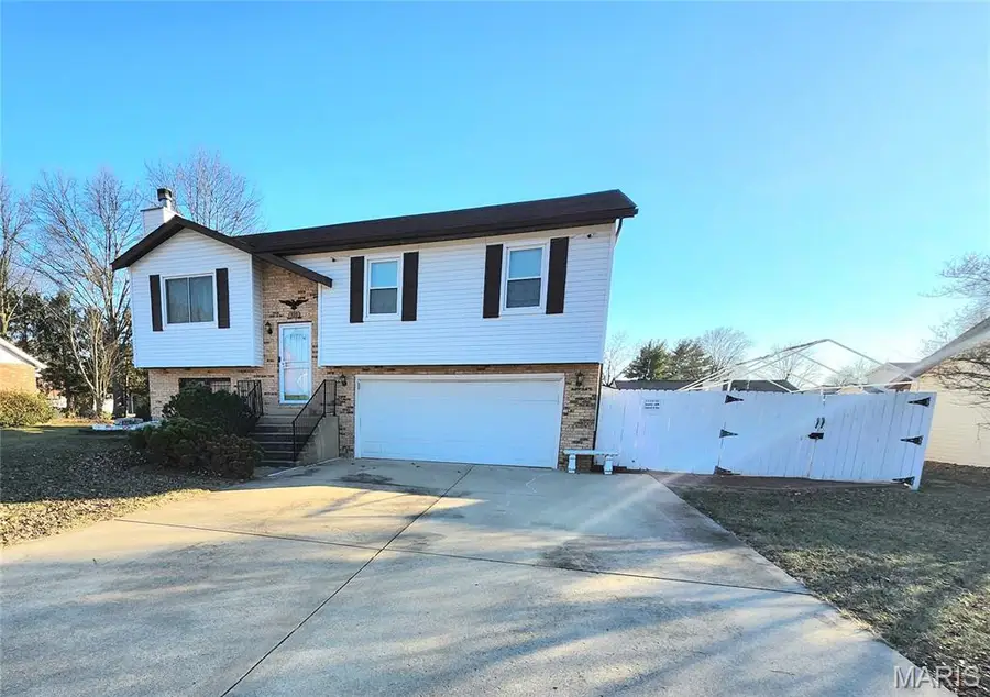 825 Andra Drive, Maryville, IL 62062 - Image #3