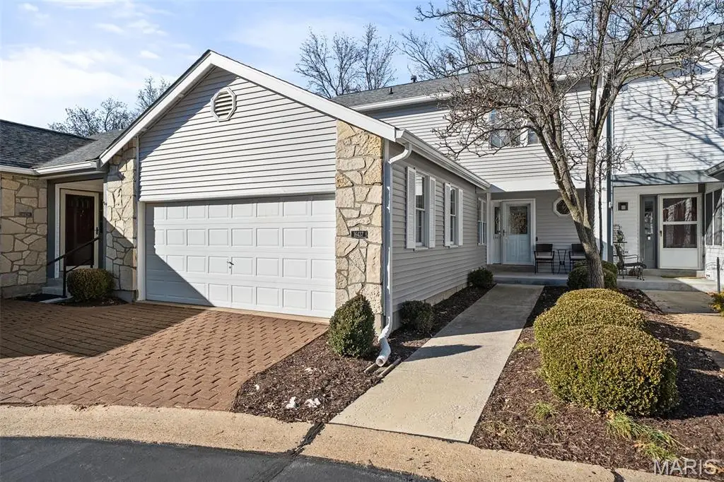 16437 Cobbleskille Drive, Chesterfield, MO 63017 - #1