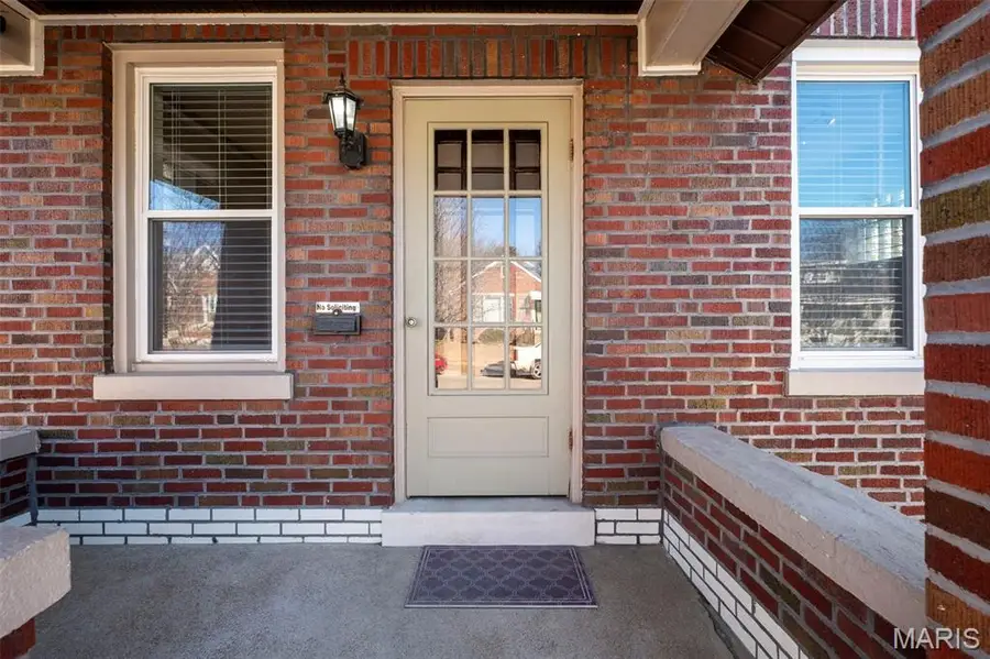 6610 Parkwood Place, Saint Louis, MO 63116 - Image #2