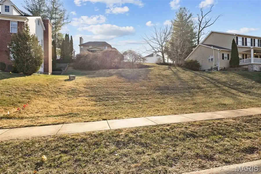 5220 Autumnwinds Drive, Oakville, MO 63129 - #2