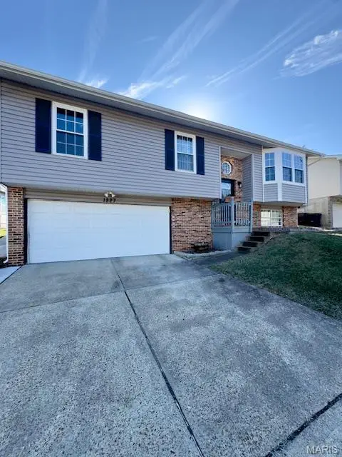 1827 Hilltop Village Lane, Imperial, MO 63052