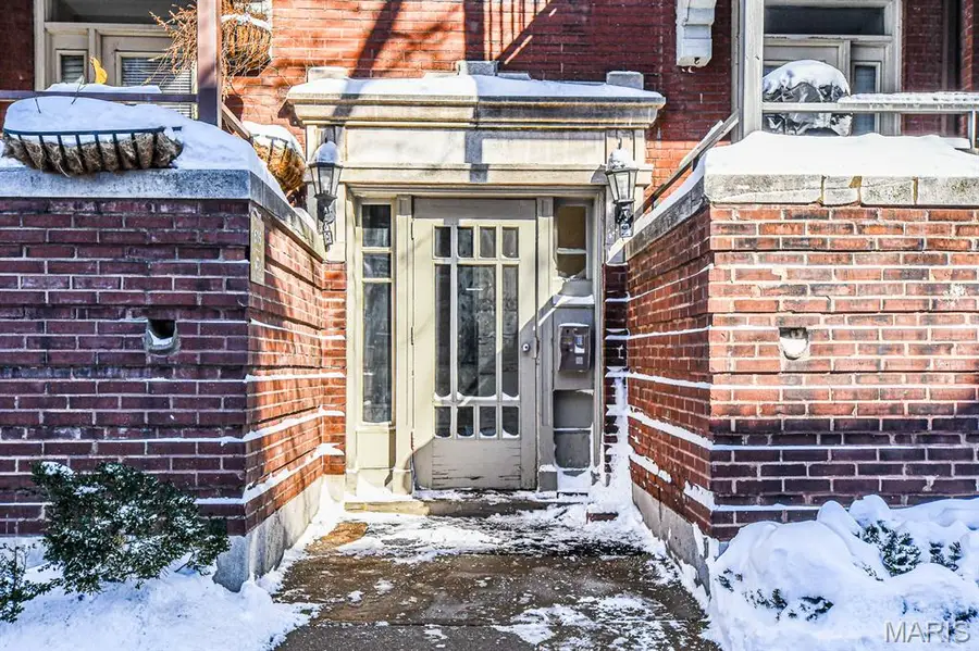 615 Clara Avenue #14, Saint Louis, MO 63112 - Image #3