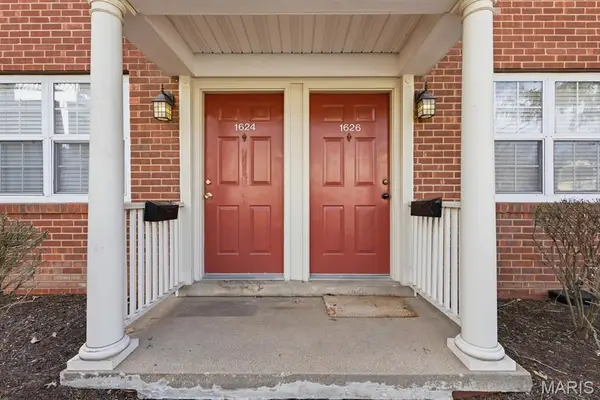 1624 E Swan Circle, Brentwood, MO 63144