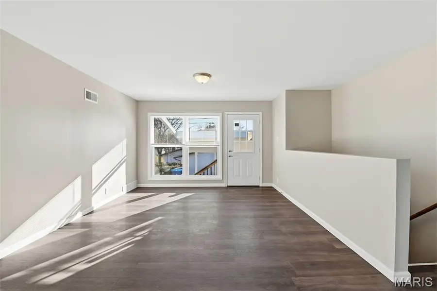 1068 Fernview Drive, Saint Louis, MO 63141 - Image #3