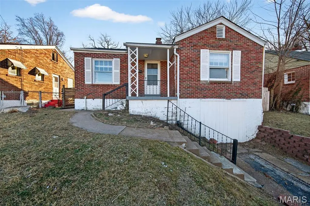 8616 Kendale Drive, Bel Ridge, MO 63121 - Image #1