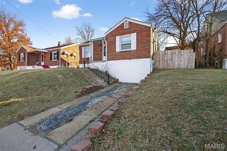 8616 Kendale Drive, Bel Ridge, MO 63121 - Image #2