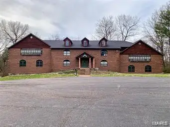 9 Lake Christine, Belleville, IL 62221