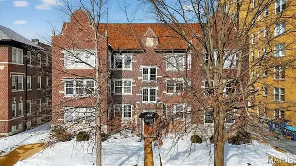 6221 Northwood Avenue #2W, St Louis, MO 63105