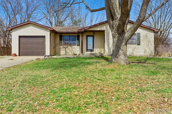 147 Holiday Drive, Edwardsville, IL 62025