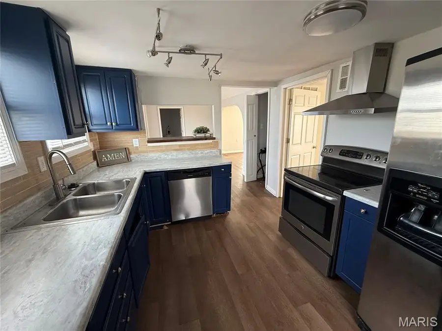 1105 W W Locust Street, Bowling Green, MO 63334 - Image #2