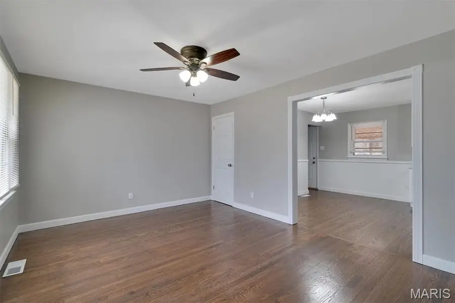 9750 Flora Avenue, Saint Louis, MO 63114 - Image #2