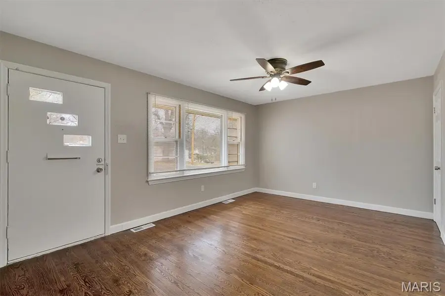 9750 Flora Avenue, Saint Louis, MO 63114 - Image #3