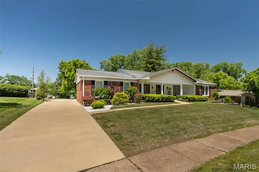 329 Portico Court, Chesterfield, MO 63017 - #2