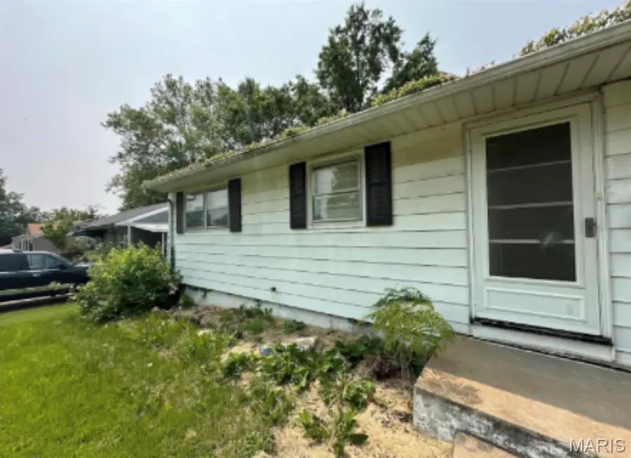 1120 Highmont Drive, Saint Louis, MO 63135 - Image #2