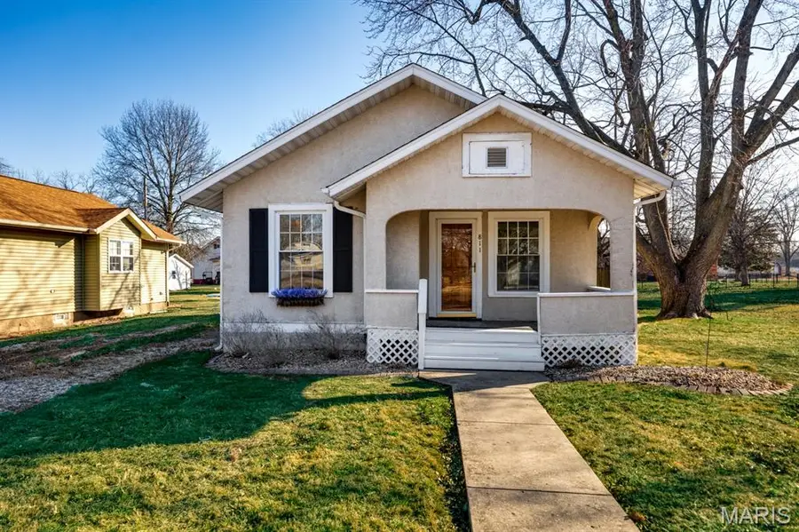 811 Adams Street, Gillespie, IL 62033 - Image #2