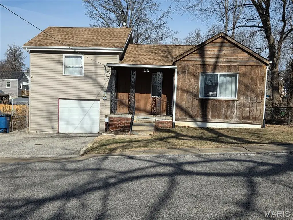 9741 Trescott Avenue, Saint Louis, MO 63114 - Image #1