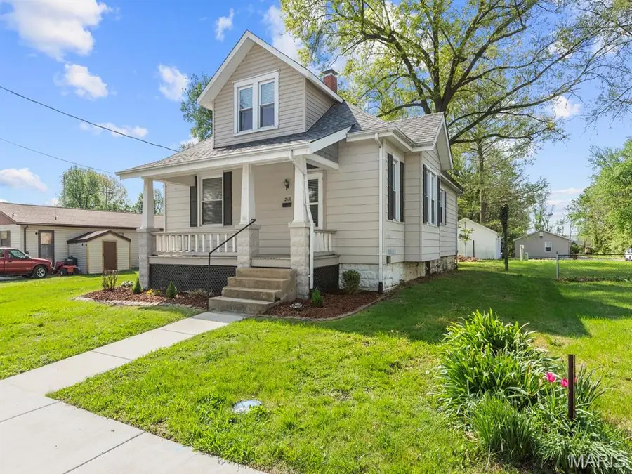 210 E Laurel Street, Millstadt, IL 62260 - #3