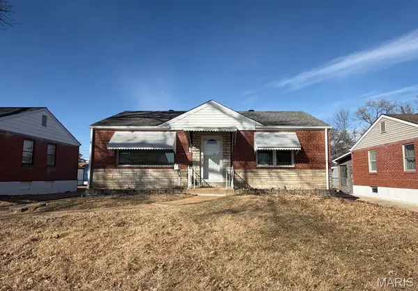 8015 Parkwood Drive, St Louis, MO 63123