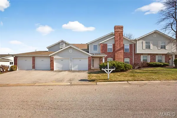 976 Windstream Drive, St Peters, MO 63376