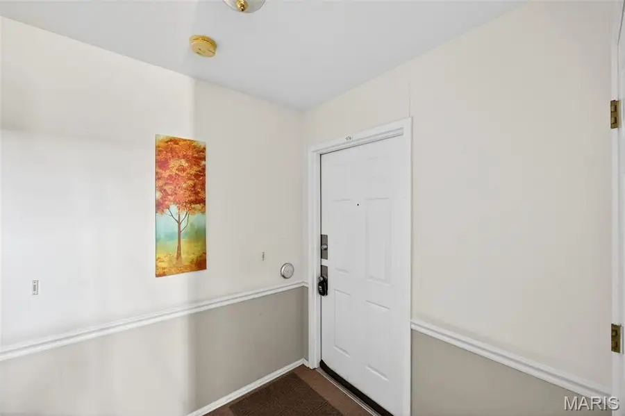 976 Windstream Drive, Saint Peters, MO 63376 - Image #2