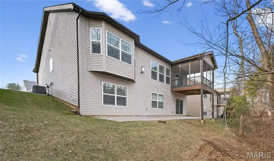 956 Ridgepointe Place Circle, Lake Saint Louis, MO 63367 - Image #2