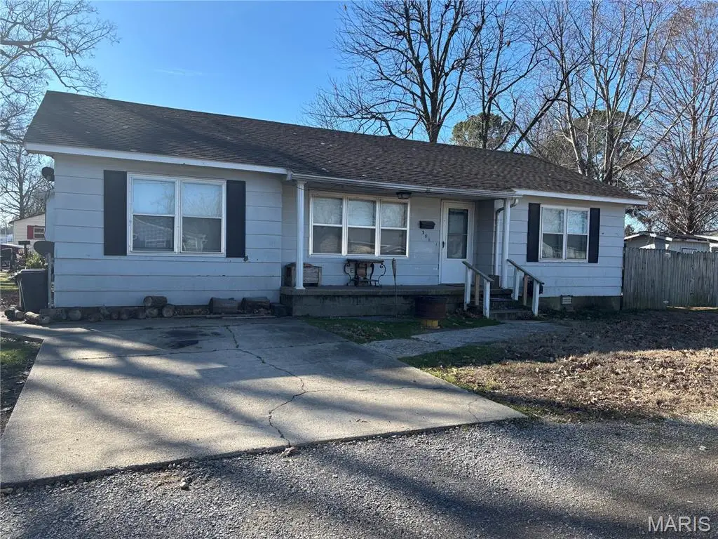 301 W Castor Street, Dexter, MO 63841 - Image #1