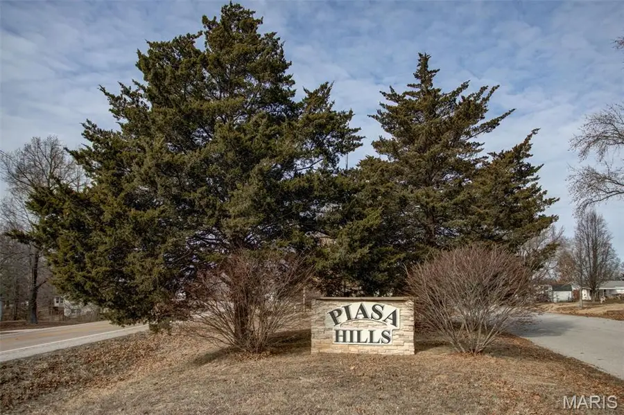 5916 Dogwood Lane, Godfrey, IL 62035 - Image #2