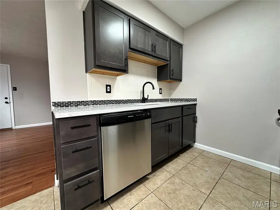 6714 Colony Acres Drive, Affton, MO 63123 - Image #3