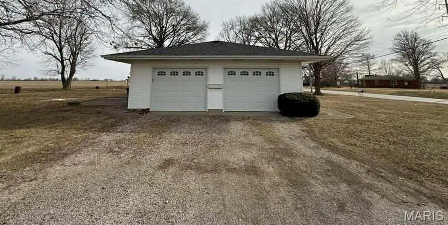 511 W 3rd Street, Saint Peter, IL 62880 - Image #3