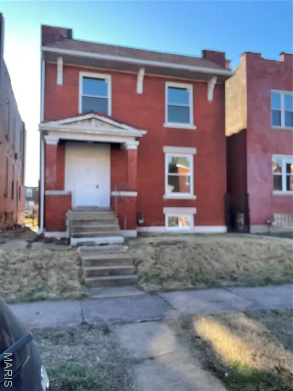 4558 Adelaide Avenue, St Louis, MO 63115