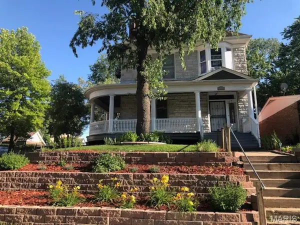 5530 Etzel Avenue, St Louis, MO 63112