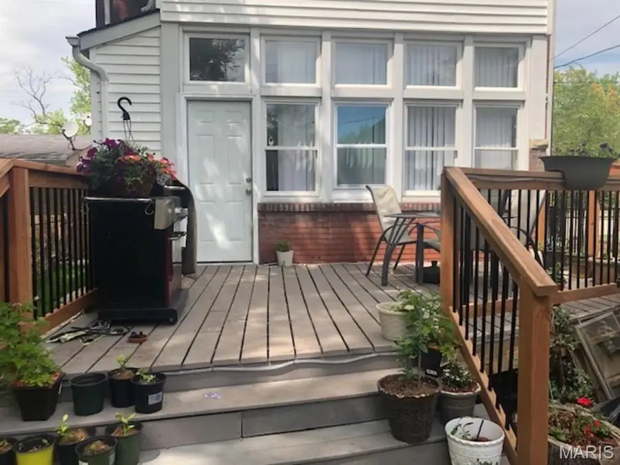 5530 Etzel Avenue, Saint Louis, MO 63112 - Image #2