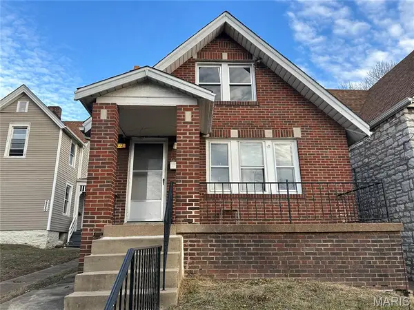 2222 Mccausland Avenue, St Louis, MO 63143
