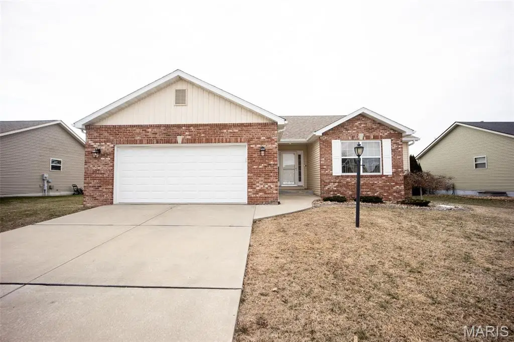 7008 Augusta Drive, Glen Carbon, IL 62034 - Image #1