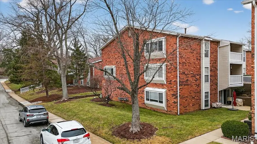 522 Nirk Avenue #I, Kirkwood, MO 63122 - #2