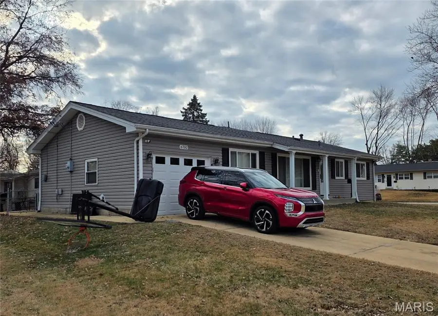 6702 Flowervale Drive, Hazelwood, MO 63042 - Image #2