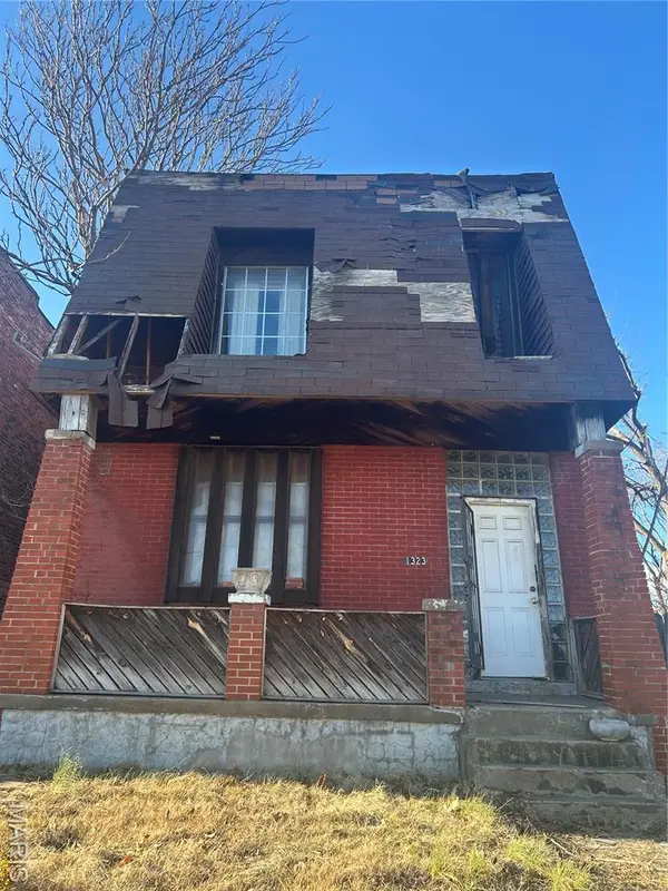 1323 N Taylor Avenue, St Louis, MO 63113