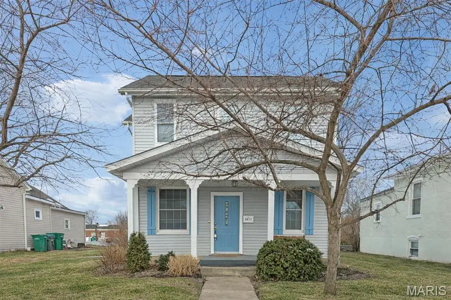 1071 Livingston Street, Carlyle, IL 62231 - #2