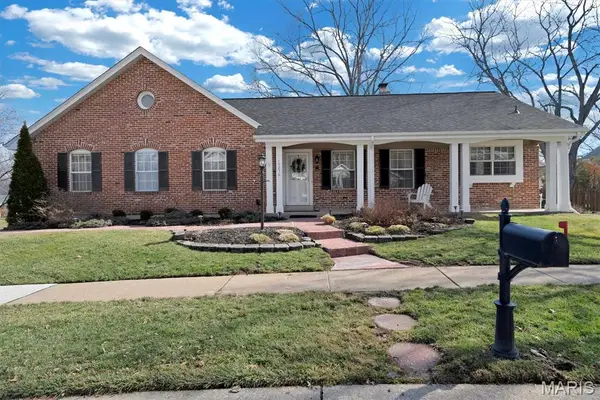 16276 Windfall Ridge Drive, Chesterfield, MO 63005