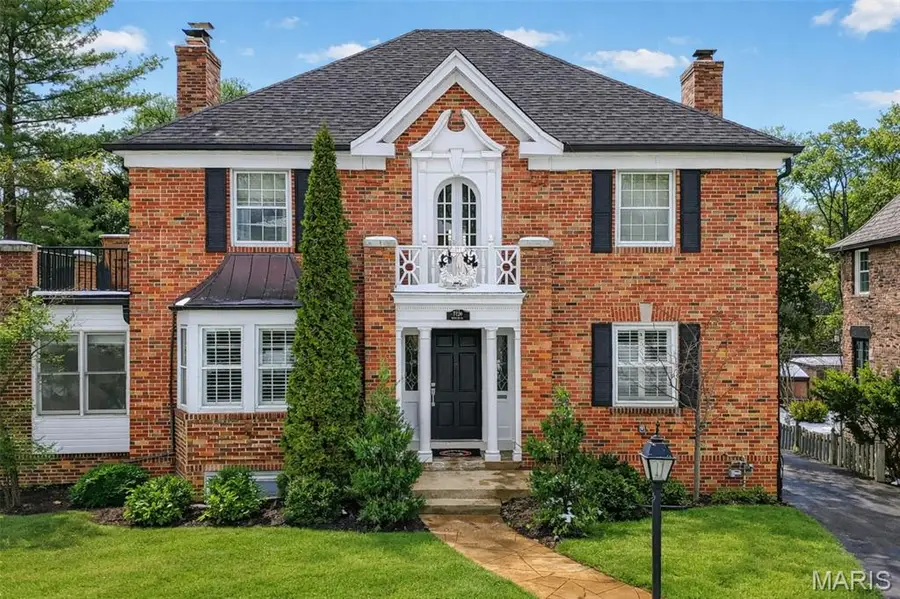 7736 Davis Drive, Saint Louis, MO 63105 - #2