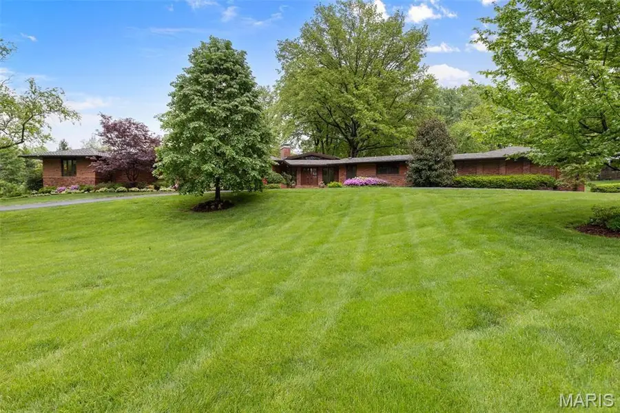 10 Country Estates Place, Frontenac, MO 63131 - #2