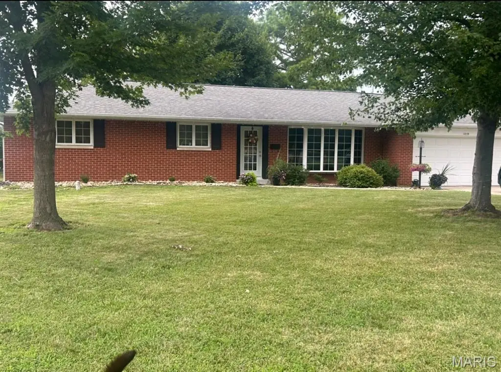 1059 N Cherry Street, Breese, IL 62230 - Image #1