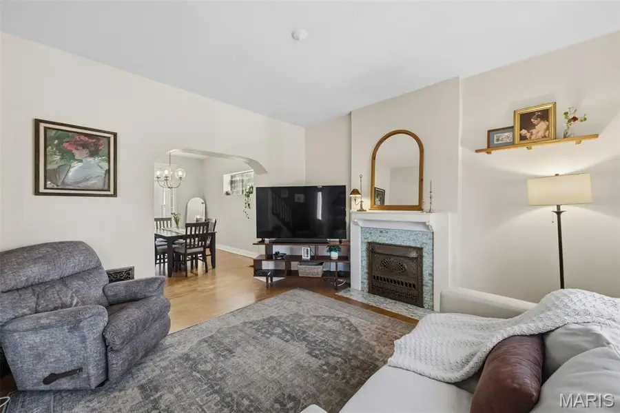 4932 Bonita Avenue, Saint Louis, MO 63109 - #3