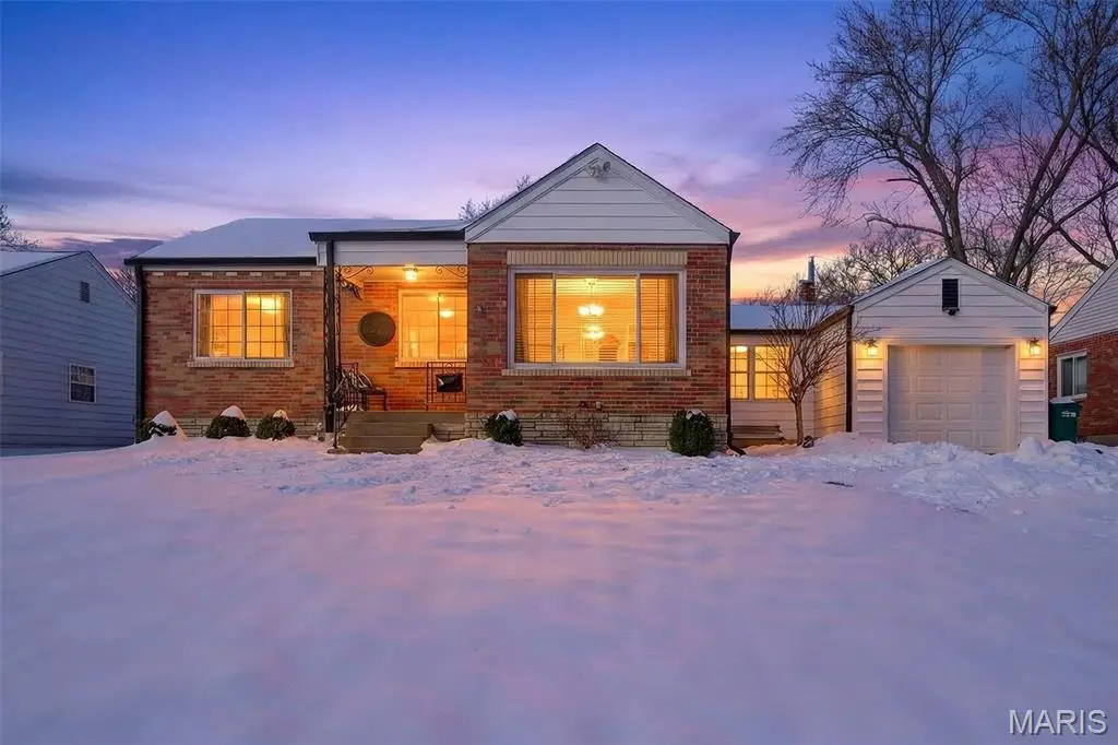 1335 Pinetree Lane, Webster Groves, MO 63119 - Image #1