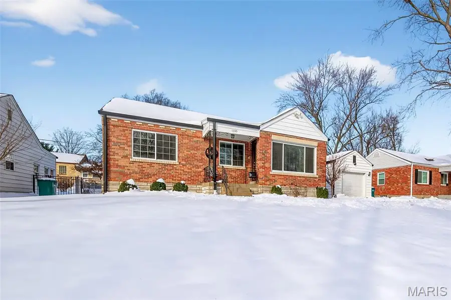 1335 Pinetree Lane, Webster Groves, MO 63119 - Image #3