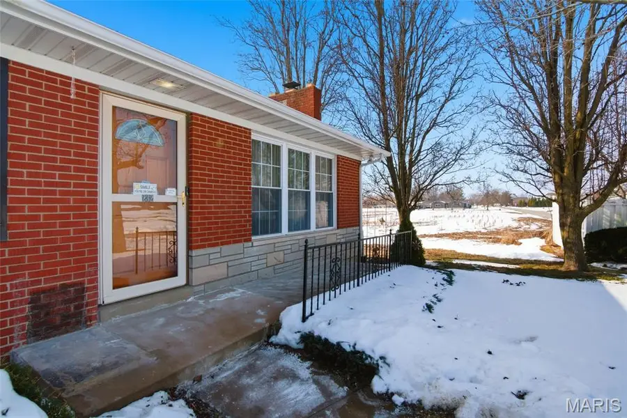 232 Gilmore Lake Road, Columbia, IL 62236 - Image #2