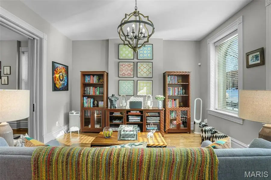 3865 Mcdonald Avenue, Saint Louis, MO 63116 - Image #3