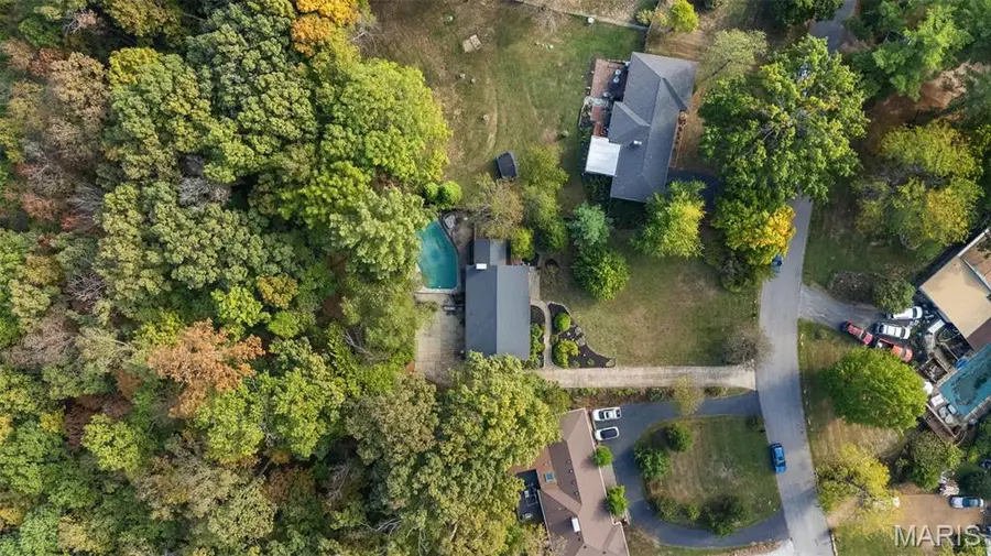 1889 N Signal Hills Drive, Kirkwood, MO 63122 - #3